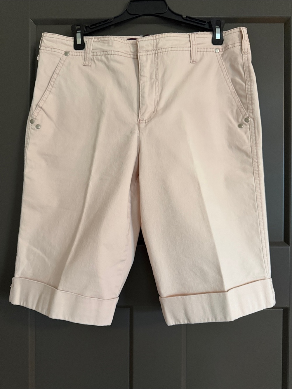 Gloria Vanderbilt Light Pink Bermuda Shorts